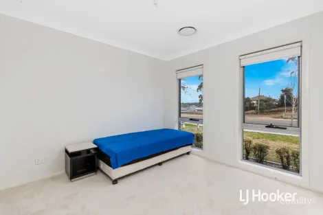 Property photo of 55 Orlagh Circuit Grantham Farm NSW 2765