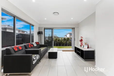 Property photo of 55 Orlagh Circuit Grantham Farm NSW 2765