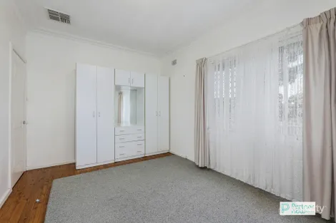 Property photo of 4 Edgeroy Street South Tamworth NSW 2340