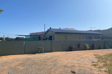 325 Robinson St, East Carnarvon, WA 6701
