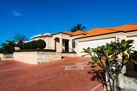 Property photo of 14 Alta Laguna Crescent Ballajura WA 6066