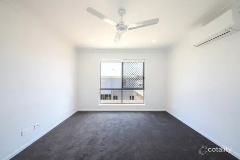 Property photo of 23 Barham Way Spring Mountain QLD 4300