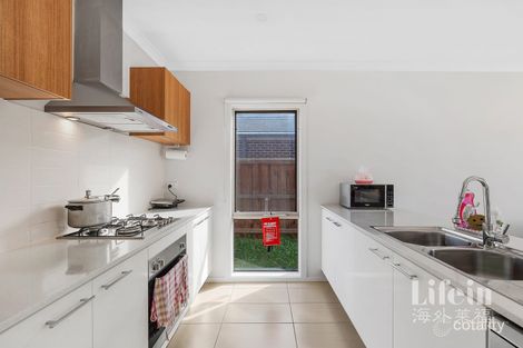 Property photo of 11 Dusty Drive Point Cook VIC 3030