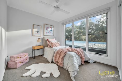 Property photo of 13 Pebblebeach Path Cranbourne VIC 3977