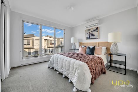 Property photo of 13 Pebblebeach Path Cranbourne VIC 3977