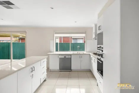 Property photo of 3 Thorpe Place Burnside VIC 3023