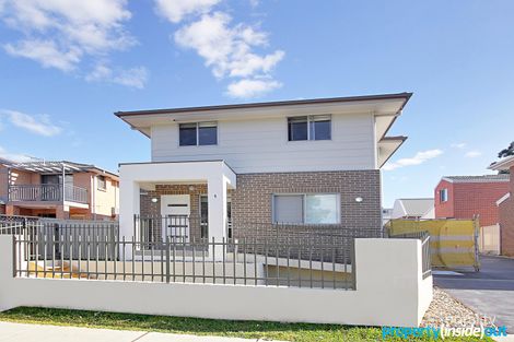 Property photo of 1/166-170 Targo Road Girraween NSW 2145