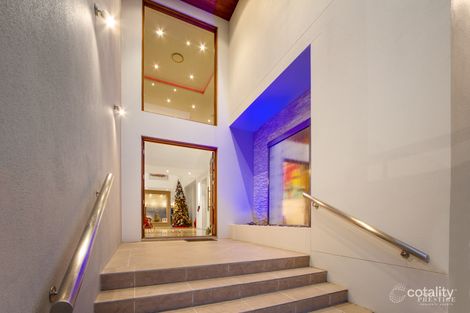 Property photo of 10 Knightsbridge Parade West Paradise Point QLD 4216