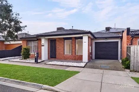 2 Mawson St, Mickleham, VIC 3064