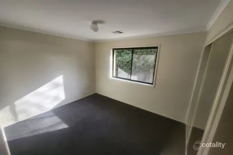 Property photo of 34 Unwin Avenue Jerrabomberra NSW 2619