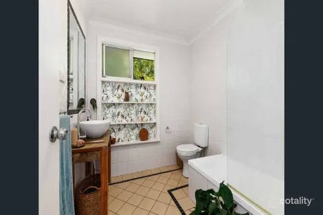 Property photo of 36 Aldinga Drive Wamberal NSW 2260