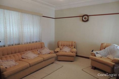 Property photo of 28 Lind Avenue Southport QLD 4215