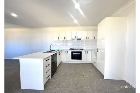 17 Olivia St, Flinders View, QLD 4305