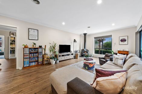 Property photo of 6 Indigo Square Brookfield VIC 3338