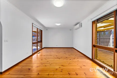 Property photo of 9 Quartok Avenue Werribee VIC 3030