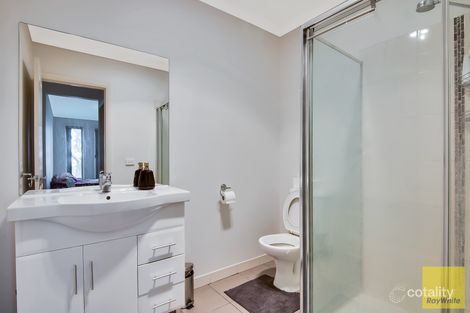Property photo of 2/74 Westmeadows Lane Truganina VIC 3029