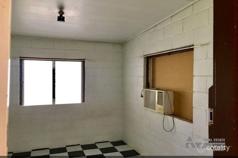 Property photo of 20 Curt Street Emerald QLD 4720