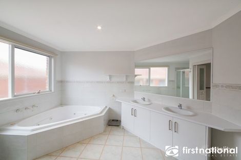 Property photo of 4 Dryden Court Berwick VIC 3806