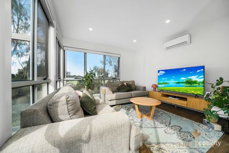 Property photo of 25 Zeta Crescent Point Cook VIC 3030