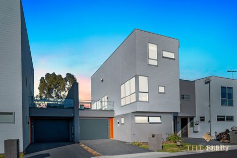 Property photo of 25 Zeta Crescent Point Cook VIC 3030