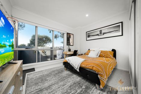 Property photo of 25 Zeta Crescent Point Cook VIC 3030