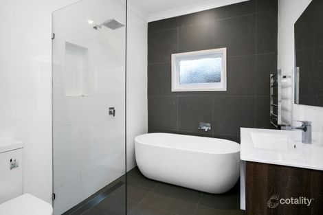 Property photo of 22 Makim Street North Curl Curl NSW 2099