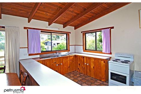 Property photo of 18 Vincent Avenue Verona Sands TAS 7112