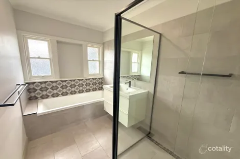 Property photo of 33 Sinclair Street Warragul VIC 3820