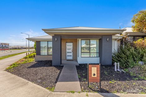 206 Wheelers Park Dr, Cranbourne North, VIC 3977