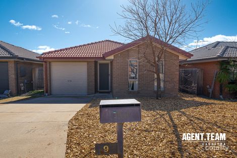 9 Ron Hoy St, Macgregor, ACT 2615