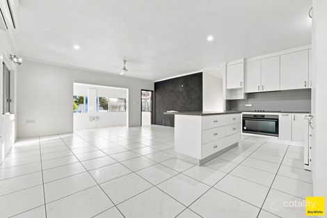 Property photo of 13 Quondong Close Manoora QLD 4870