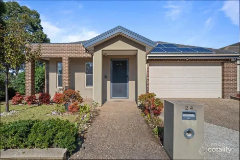 Property photo of 24 Hemlock Crescent Point Cook VIC 3030