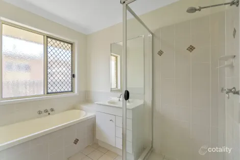 Property photo of 11 Neilson Crescent Riverview QLD 4303