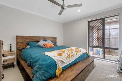 Property photo of 8 Hillsborough Place Pimpama QLD 4209