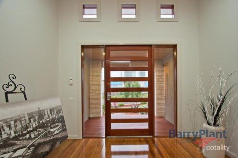 Property photo of 16/48 Langmore Lane Berwick VIC 3806