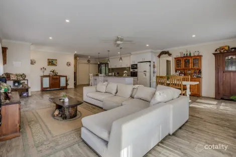 Property photo of 8/21 Scullys Lane Heathcote VIC 3523