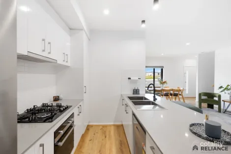 Property photo of 2 Brendan Road Greenvale VIC 3059