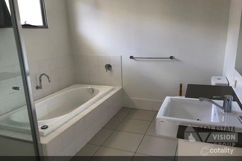 Property photo of 3 Lilly Close Emerald QLD 4720