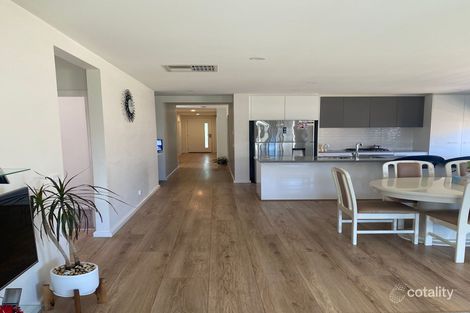 Property photo of 18 Eaglecrest Avenue Fraser Rise VIC 3336
