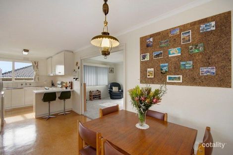 Property photo of 11 Loris Close Grovedale VIC 3216