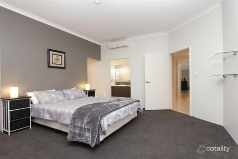 Property photo of 11 Starke Turn Ellenbrook WA 6069