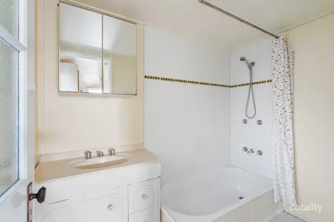 Property photo of 30 Bevington Street Shorncliffe QLD 4017