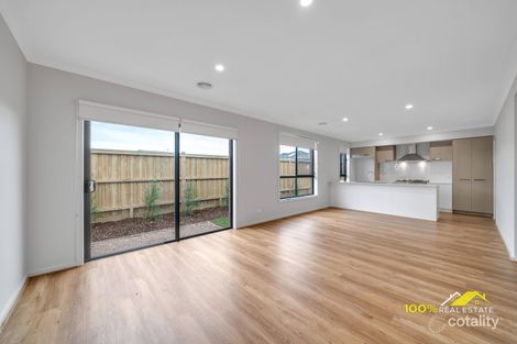 Property photo of 12 Dight Way Mickleham VIC 3064
