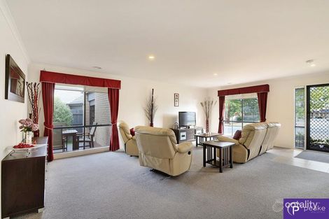 Property photo of 54 Fairholme Boulevard Berwick VIC 3806