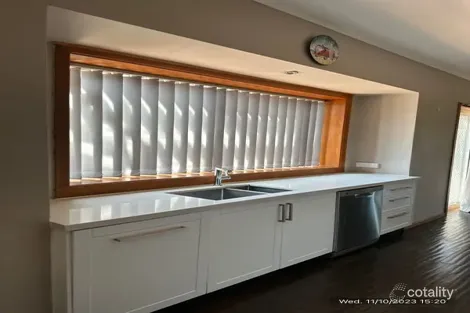 Property photo of 8 Sky Court Werribee VIC 3030