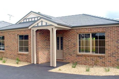 2/20 John St, Pakenham, VIC 3810