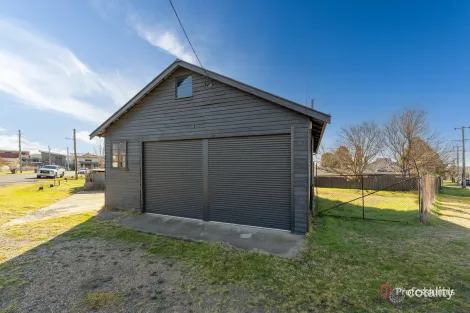 Property photo of 10 Crescent Street Armidale NSW 2350