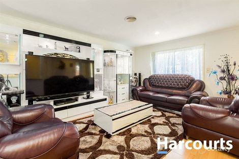 Property photo of 28 Jasa Crescent Cranbourne West VIC 3977