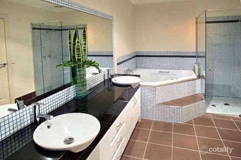 Property photo of 3 Wheelers Court Maribyrnong VIC 3032