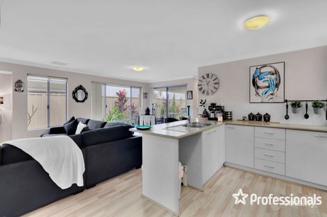 Property photo of 32 Biddiarra Bend Southern River WA 6110